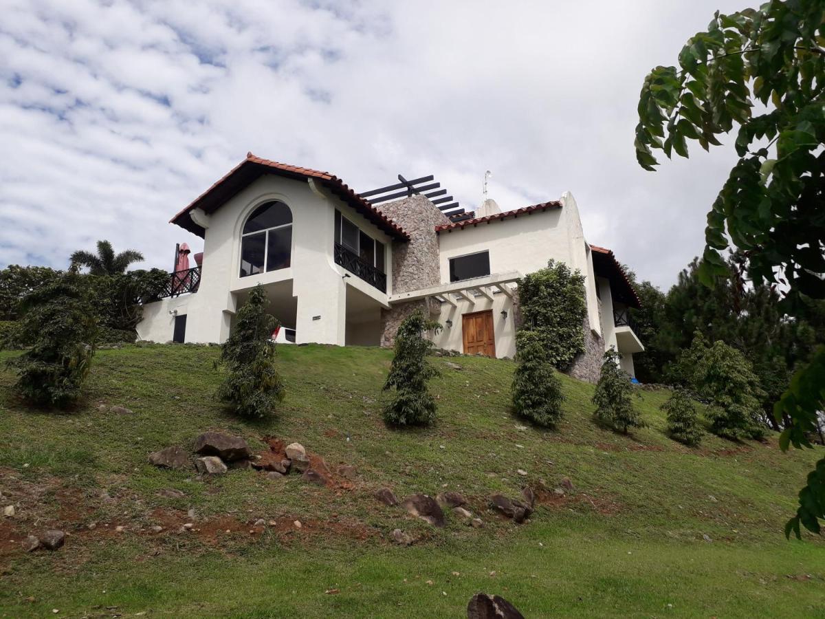 Hawk'S Nest Bed & Breakfast La Laguna de San Carlos Екстер'єр фото