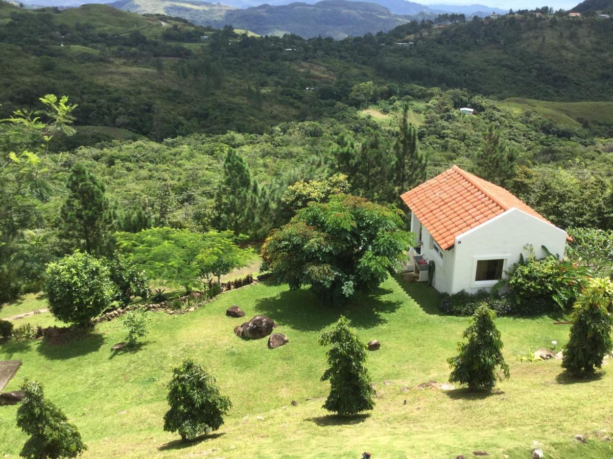 Hawk'S Nest Bed & Breakfast La Laguna de San Carlos Екстер'єр фото